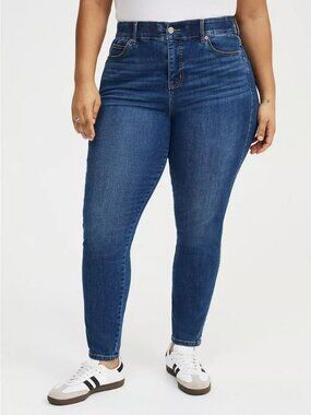 Torrid Bombshell Skinny Jeans.  Size 22R